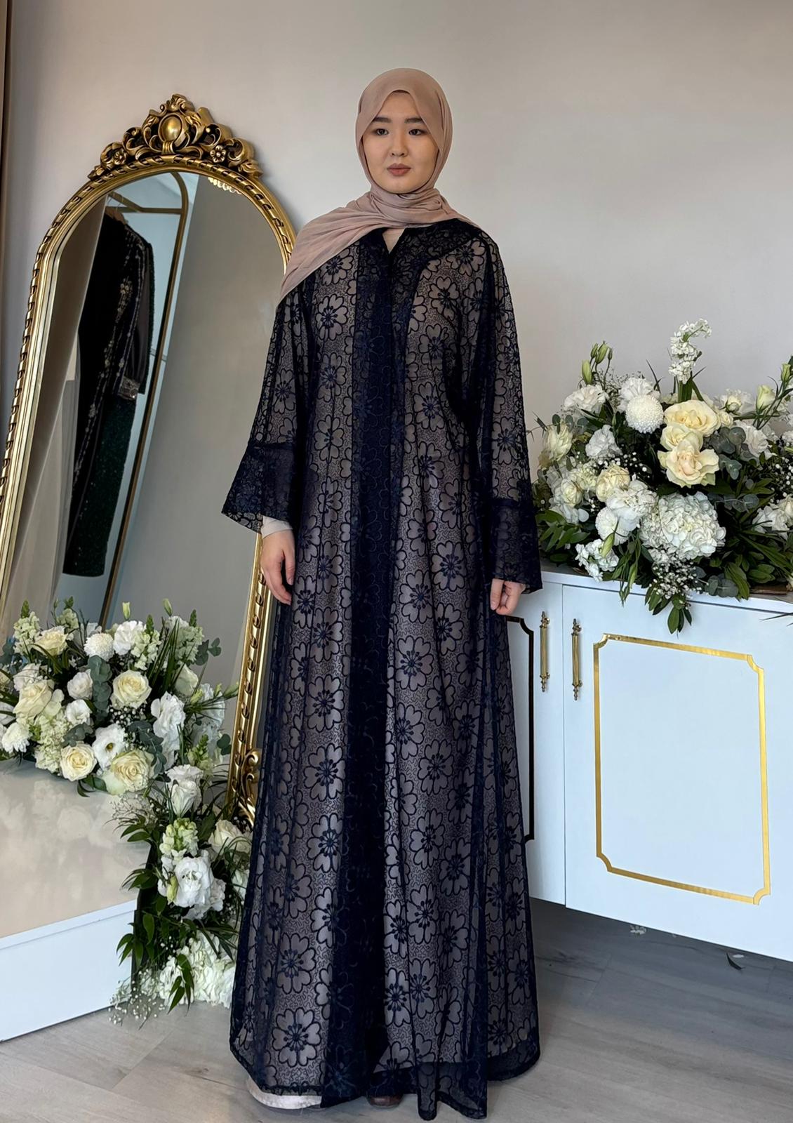 Efza model Abaya