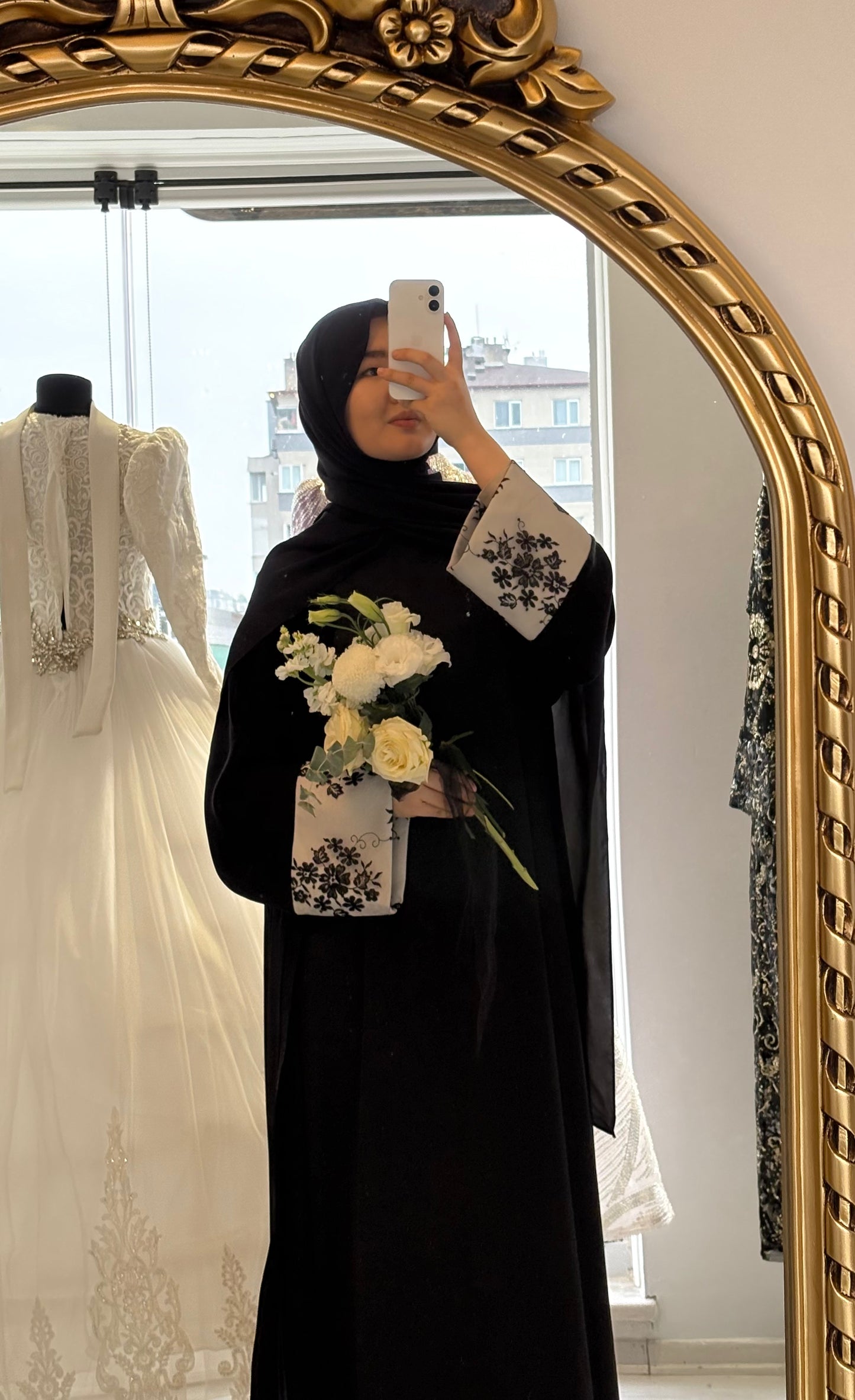 Sahra model Abaya