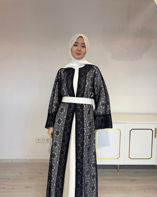 Efza model Abaya
