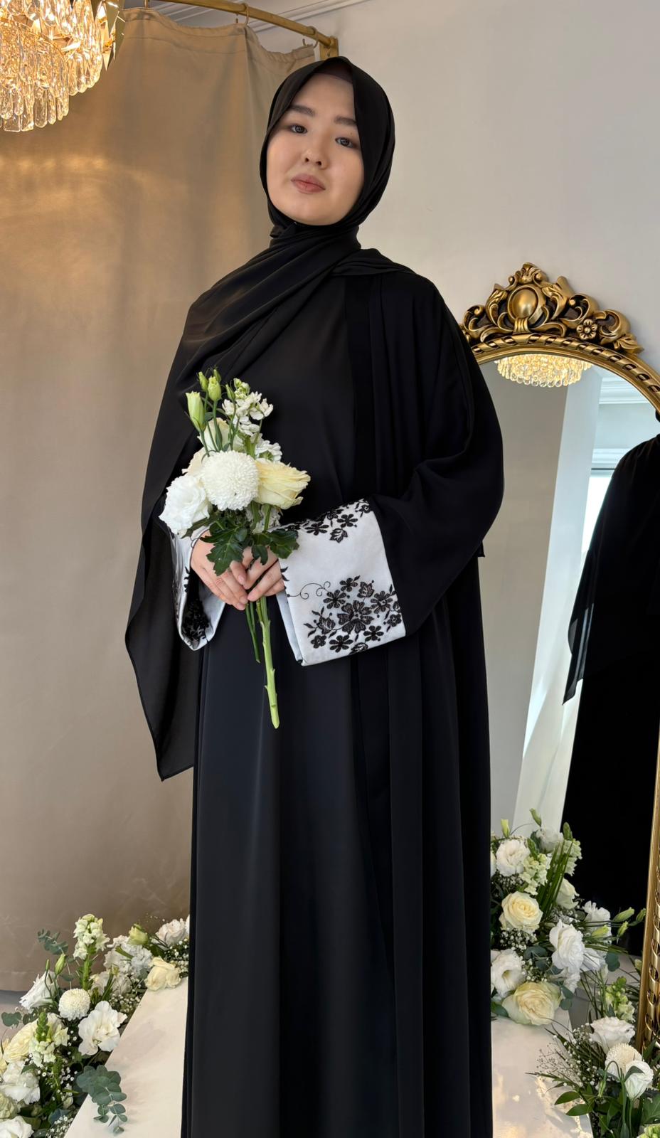 Sahra model Abaya